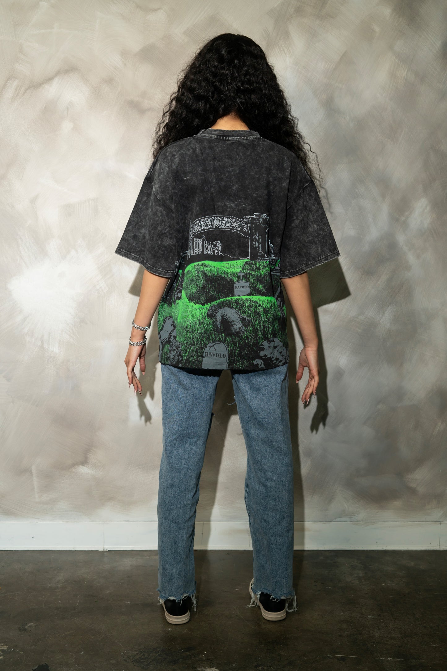 RaVoLo "Medusa's νεκροταφείο" T-Shirt
